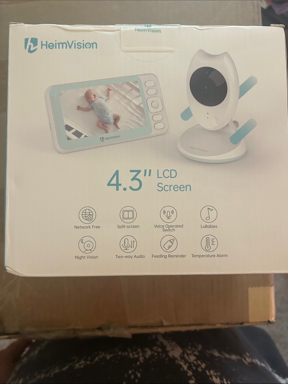 Baby Monitor with 4.3" LCD Screen - White & Mint